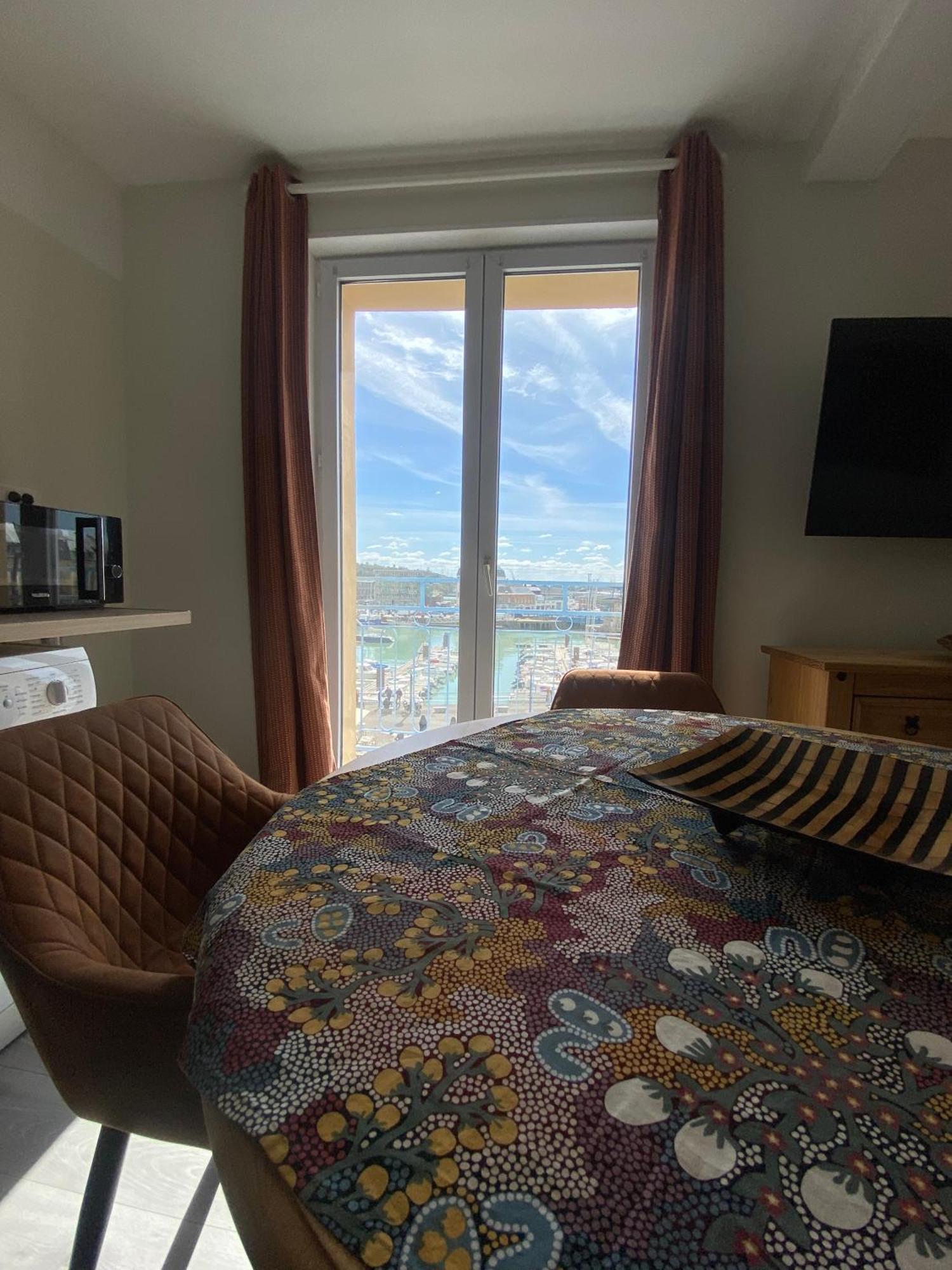 Etablissement 3 Etoiles Avec Ascenseur, 3 Appartements Lumineux Vue Port Avec Balcon, 200M De La Mer, Wifi Fibre, Tous Service Inclus Dieppe Dış mekan fotoğraf